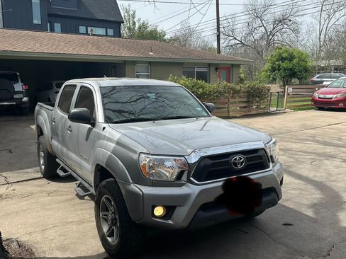 Used 2014 Toyota Tacoma PreRunner w/ SR5 Package image 2