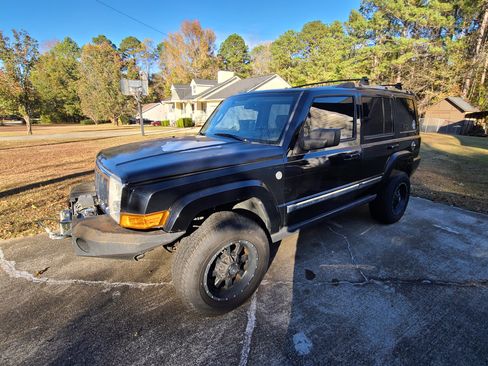 Used 2007 Jeep Commander Limited image 2