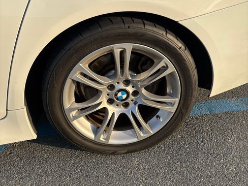 Used 2013 BMW 528i Sedan RWD image 23