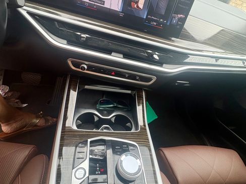 Used 2023 BMW X7 xDrive40i w/ Premium Package AWD/4WD image 16