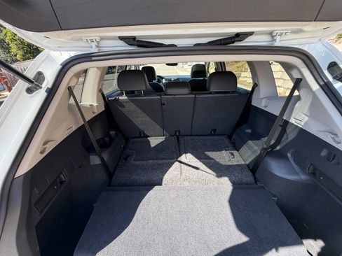 Used 2021 Volkswagen Tiguan SE w/ Panoramic Sunroof Package FWD image 18