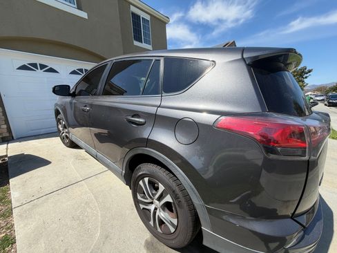 Used 2018 Toyota RAV4 LE image 6