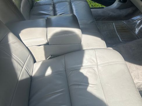 Used 1993 Cadillac Fleetwood Sedan RWD image 14