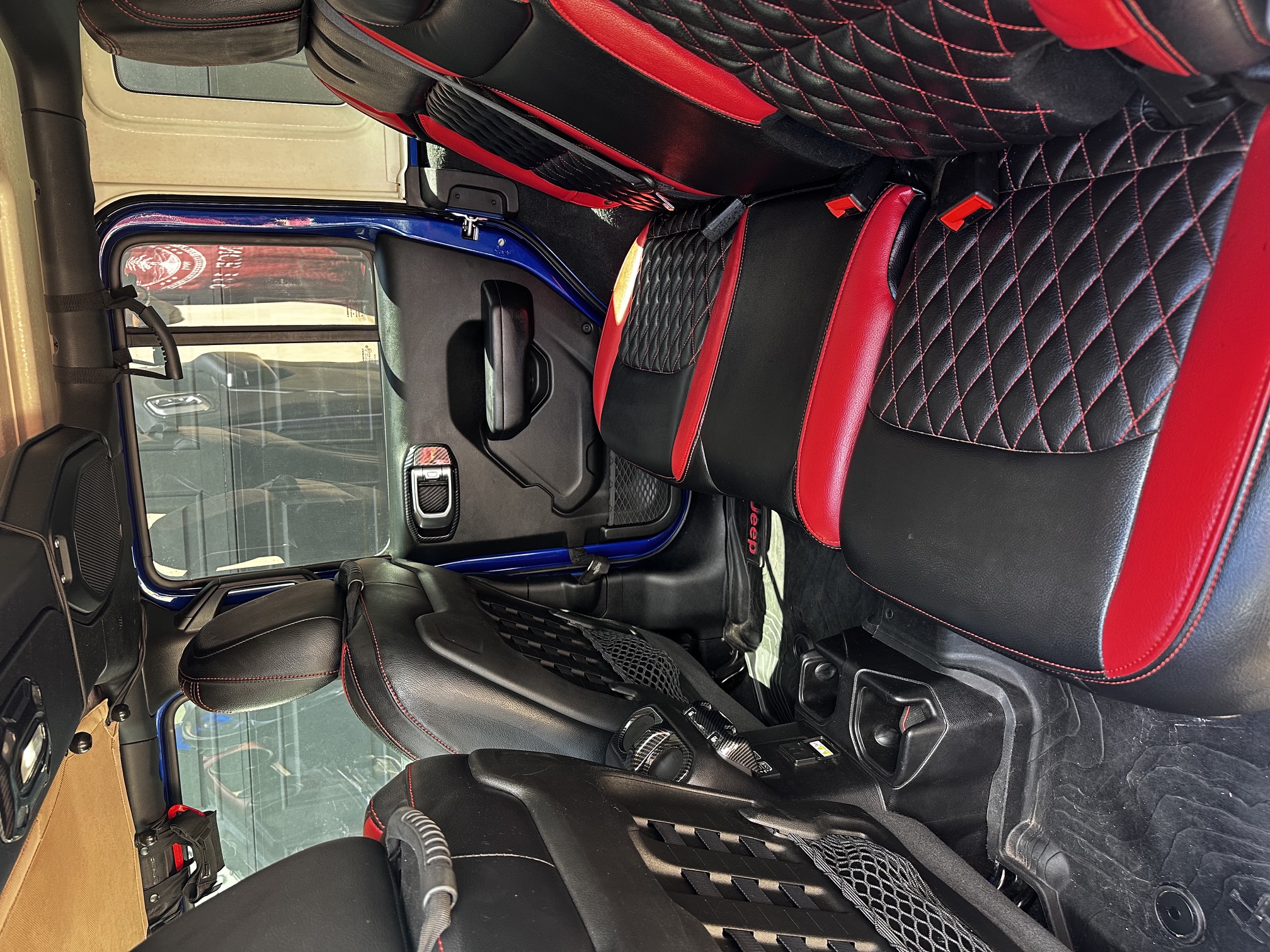 Used 2018 Jeep Wrangler Unlimited Rubicon AWD/4WD image 5