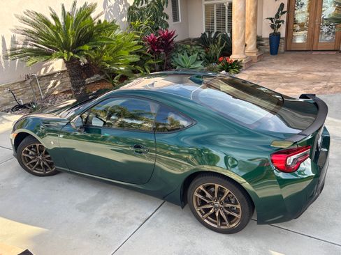 Used 2020 Toyota 86 image 2