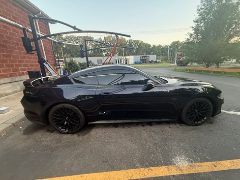 Used 2021 Ford Mustang GT Premium w/ GT Performance Package RWD image 8