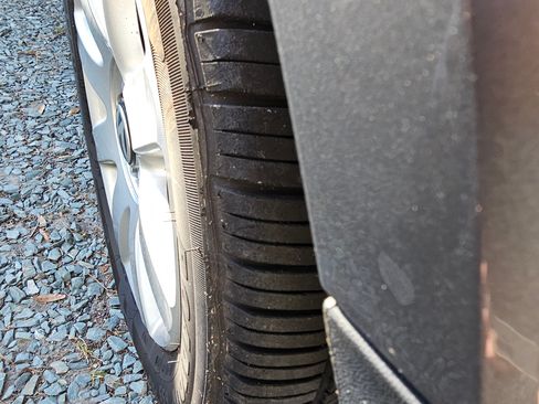 Used 2008 Volkswagen Rabbit S image 6