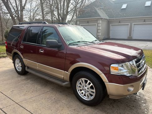 Used 2012 Ford Expedition XLT image 9