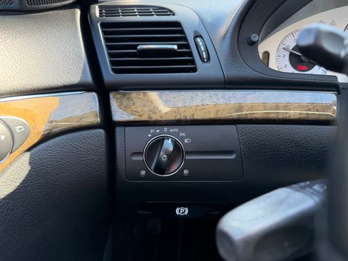 Used 2008 Mercedes-Benz E 350 Sedan image 21