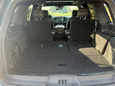 Used 2018 Ford Expedition Limited w/ Equipment Group 302A AWD/4WD image 10