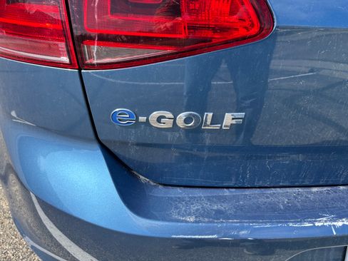 Used 2016 Volkswagen e-Golf SE w/ DC Fast Charging Package image 4