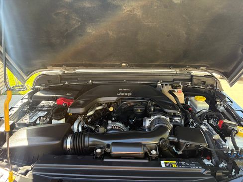 Used 2019 Jeep Wrangler Unlimited Sport S image 11