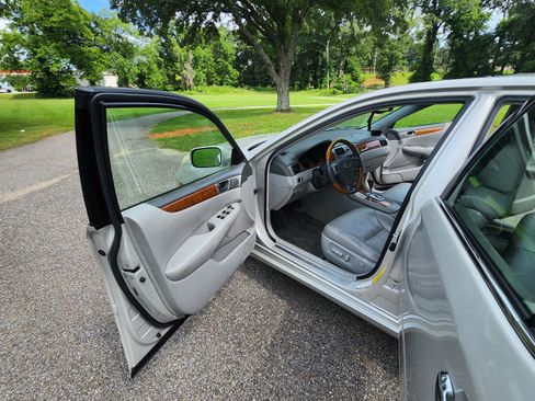 Used 2005 Lexus ES 330 image 9