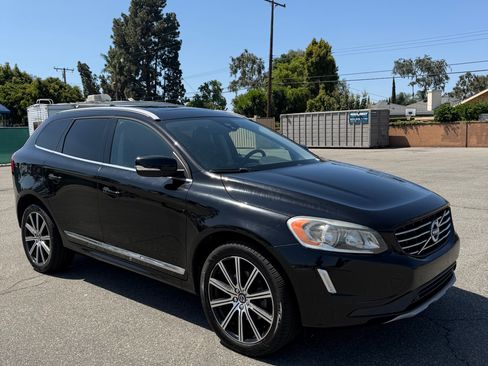 Used 2016 Volvo XC60 T5 Premier w/ Proximity Package image 4