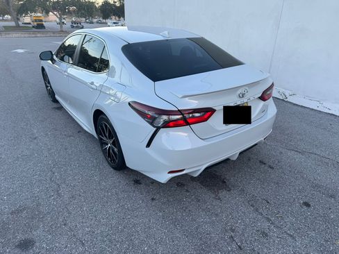 Used 2024 Toyota Camry SE image 6