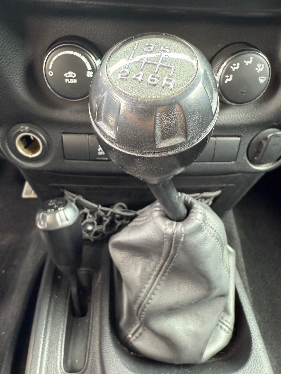 Used 2012 Jeep Wrangler Sport AWD/4WD image 11