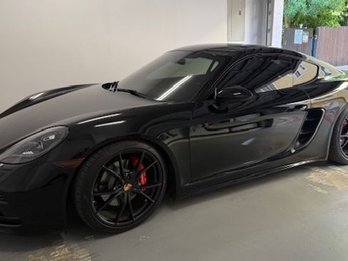 Used 2019 Porsche 718 Cayman S image 4