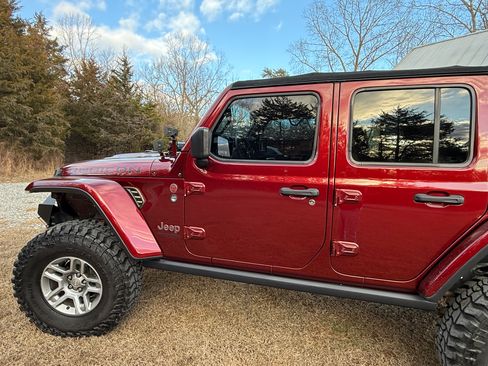 Used 2021 Jeep Wrangler Unlimited Rubicon image 2