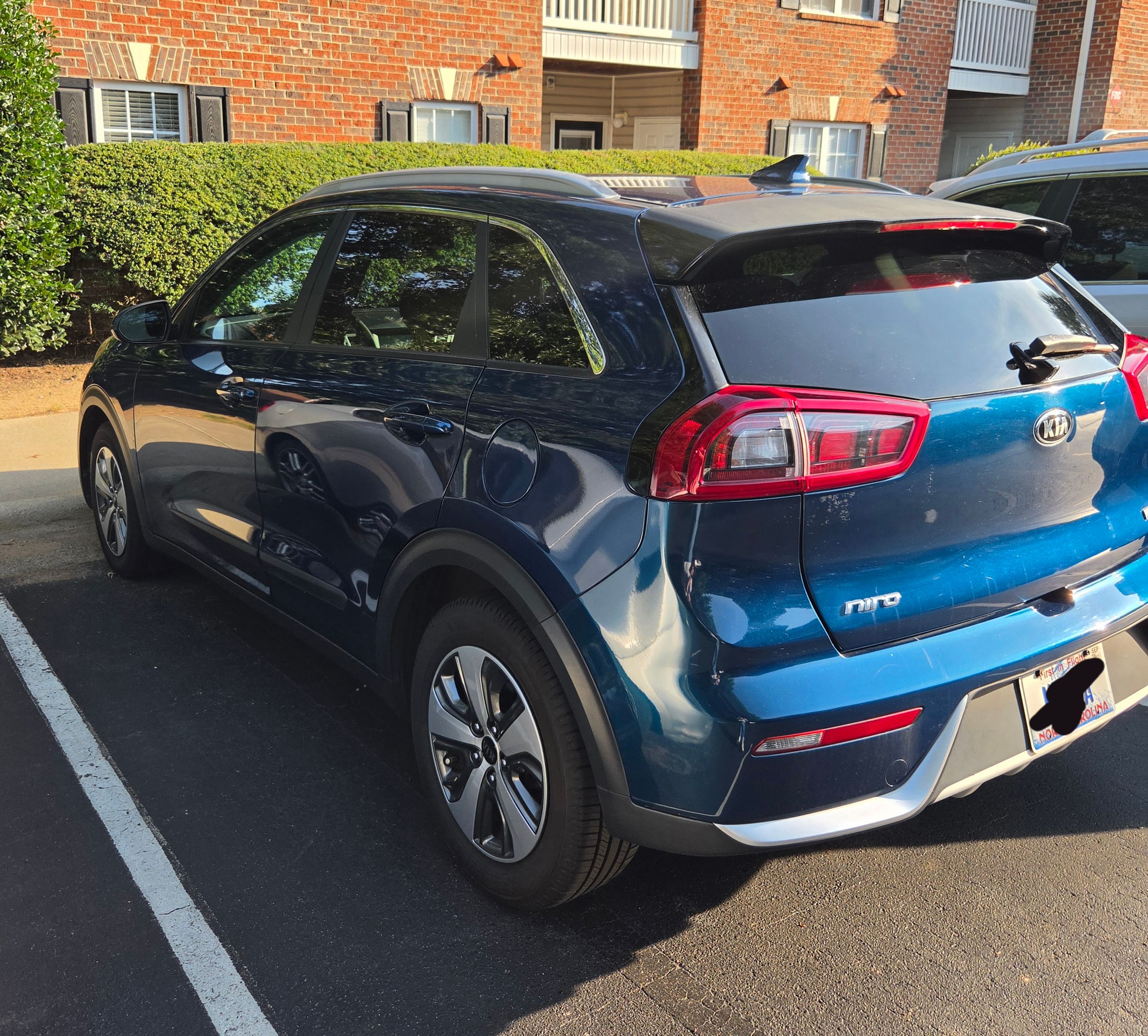 Used 2019 Kia Niro LX FWD image 8