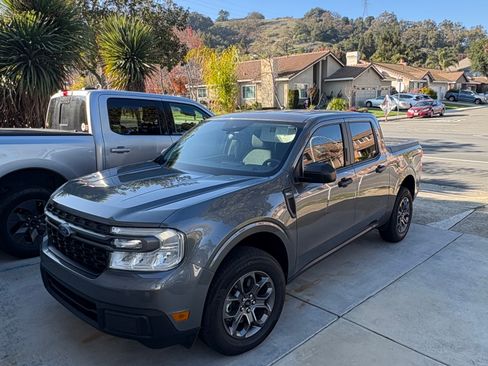 Used 2023 Ford Maverick XLT image 2