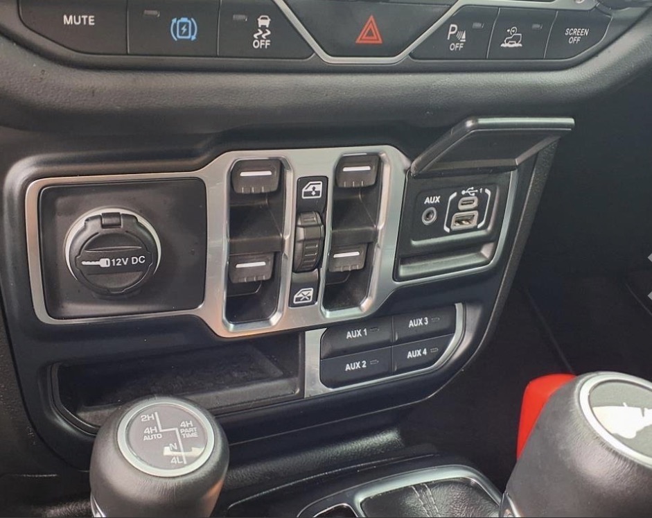 Used 2024 Jeep Wrangler High Altitude AWD/4WD image 22