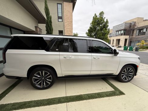 Used 2021 Cadillac Escalade ESV Sport Platinum AWD/4WD image 5