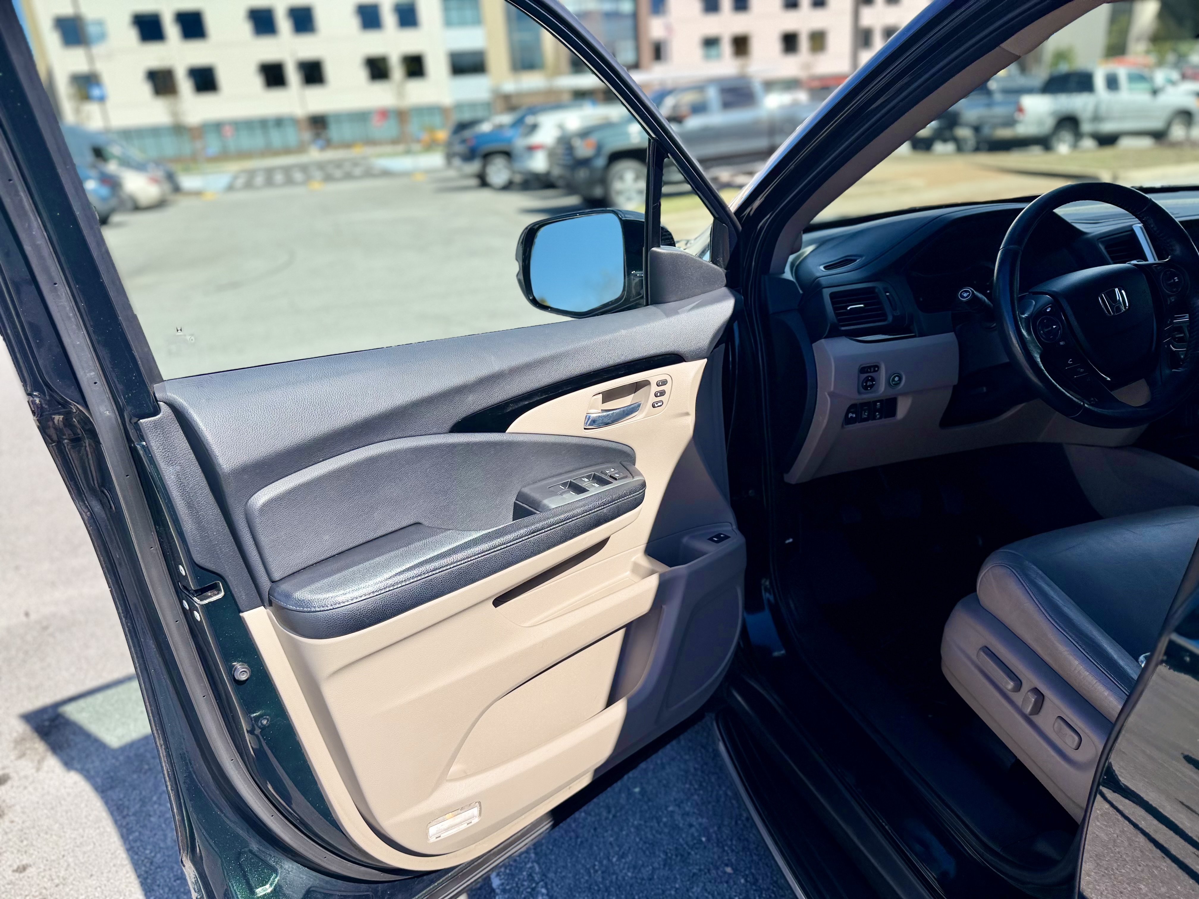Used 2017 Honda Pilot Touring image 12