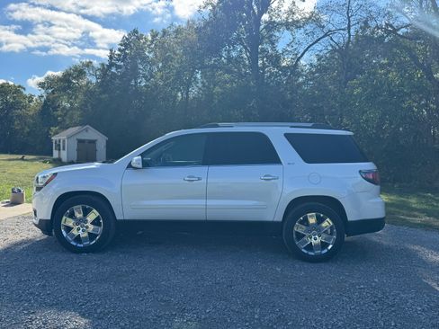 Used 2017 GMC Acadia Limited SLT image 4