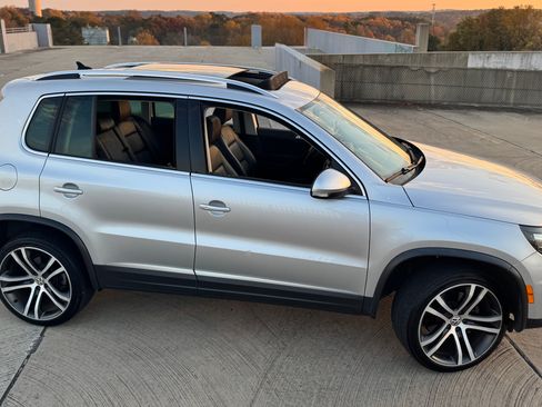 Used 2017 Volkswagen Tiguan SEL image 5