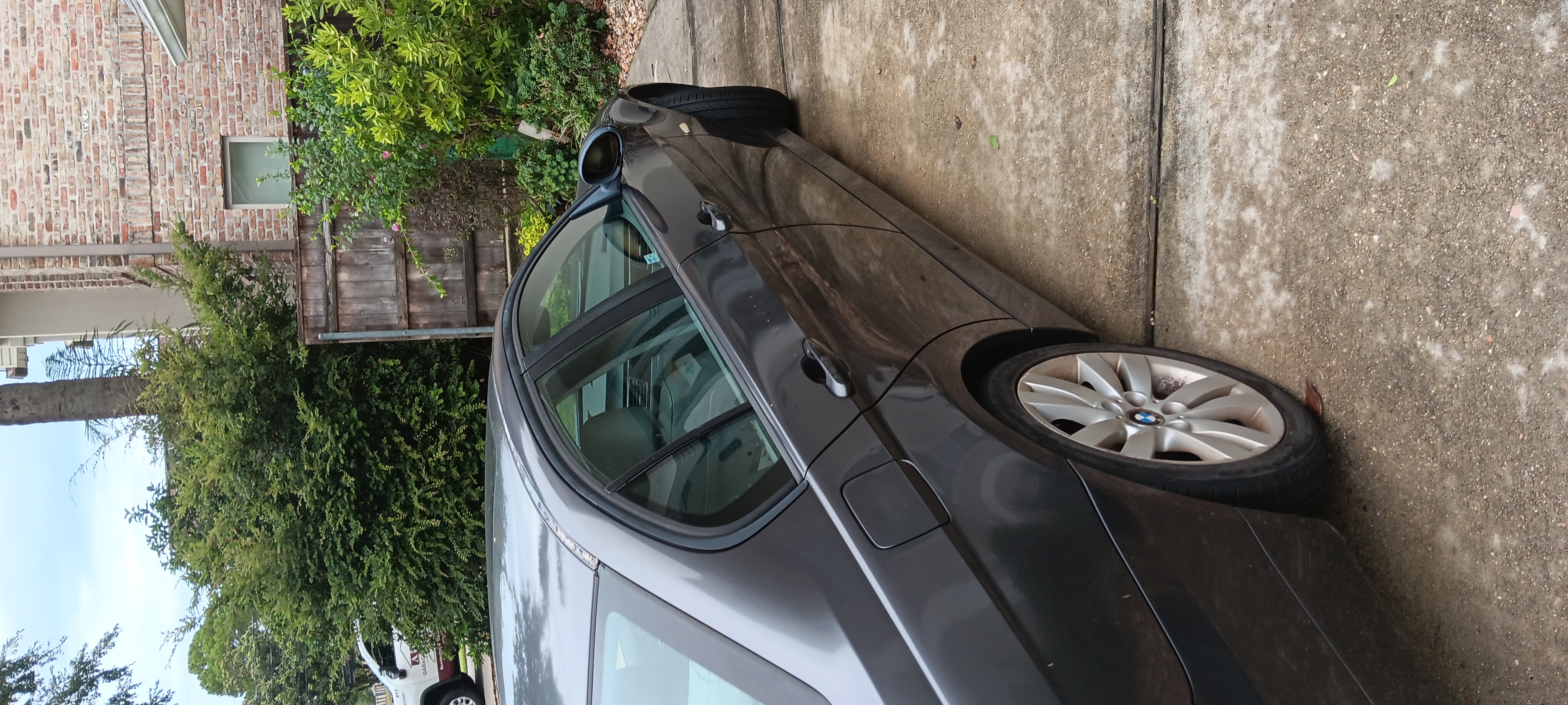 Used 2006 BMW 325i Sedan RWD image 1