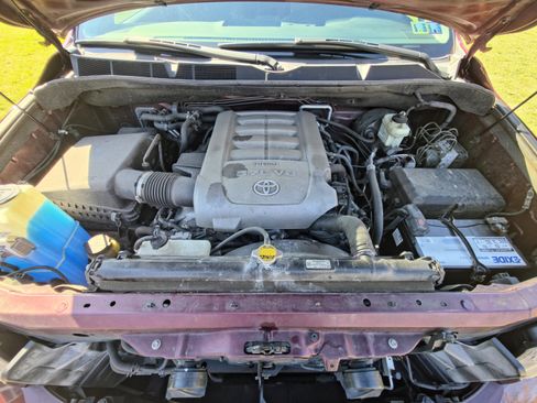 Used 2010 Toyota Sequoia Platinum image 22