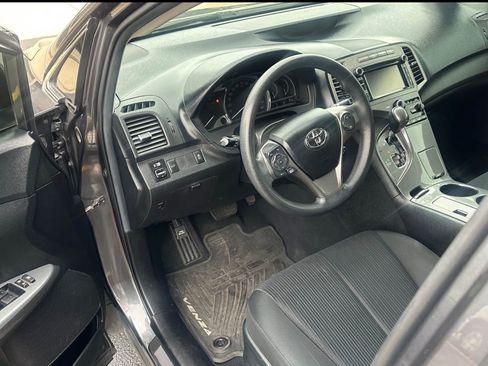 Used 2013 Toyota Venza LE w/ LE Convenience Pkg image 10