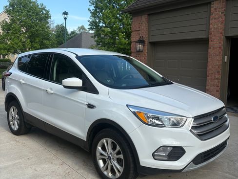 Used 2019 Ford Escape SE AWD/4WD image 4