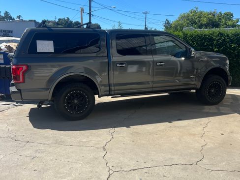 Used 2016 Ford F150 Platinum image 2