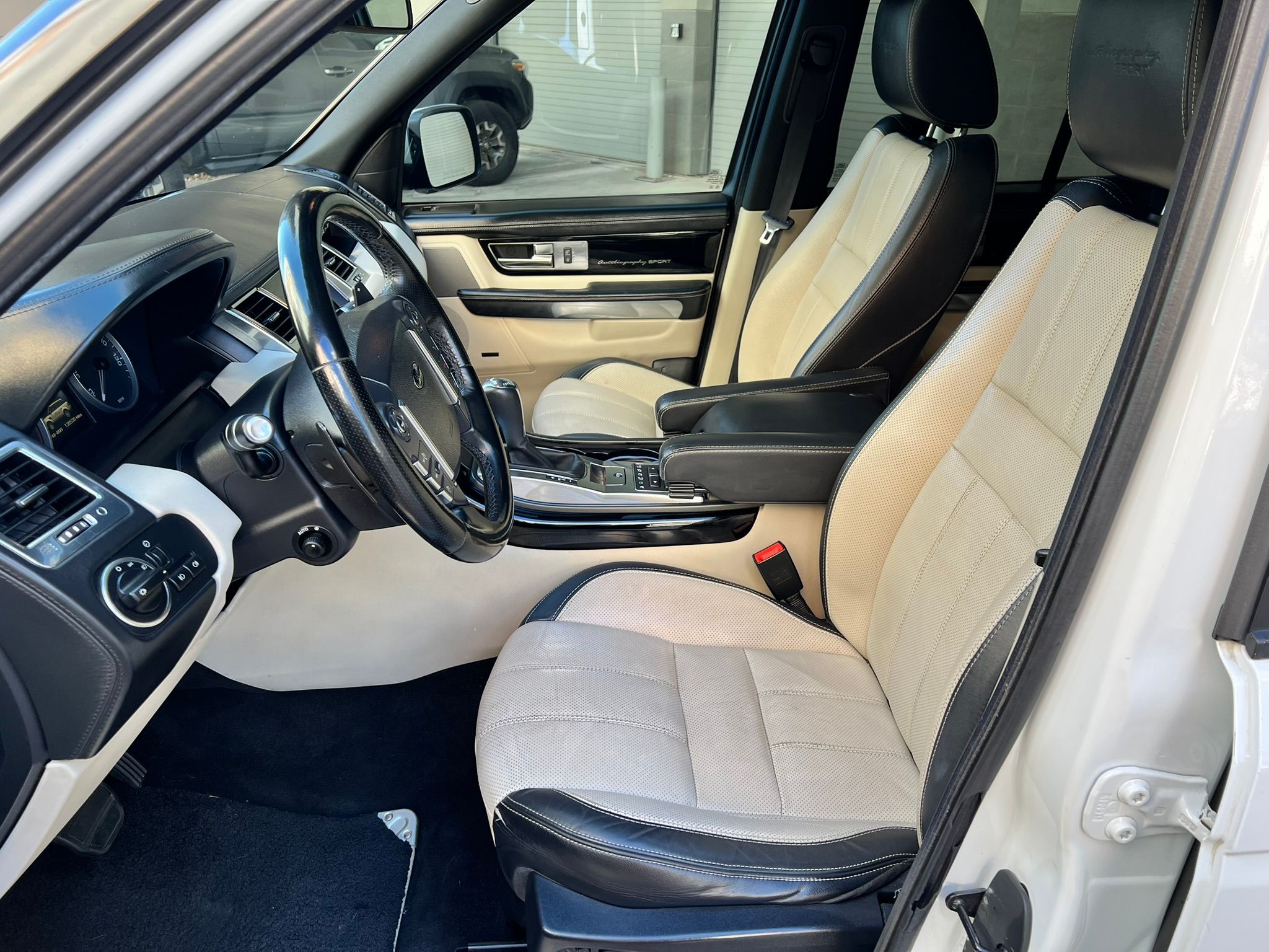 Used 2012 Land Rover Range Rover Sport Autobiography AWD/4WD image 26