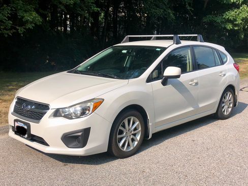Used 2014 Subaru Impreza 2.0i Premium image 4