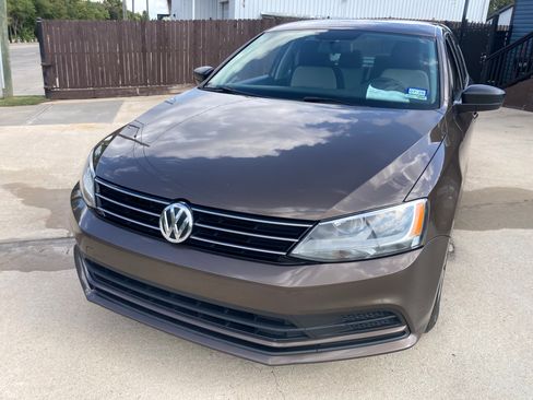 Used 2015 Volkswagen Jetta S image 4