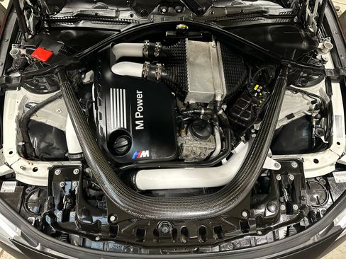 Used 2015 BMW M4 Coupe image 9