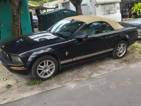 Used 2007 Ford Mustang Premium image 9