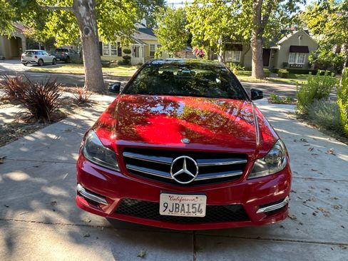 Used 2013 Mercedes-Benz C 250 Coupe image 2