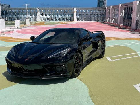 Used 2021 Chevrolet Corvette Stingray Coupe w/ Z51 Performance Package image 5