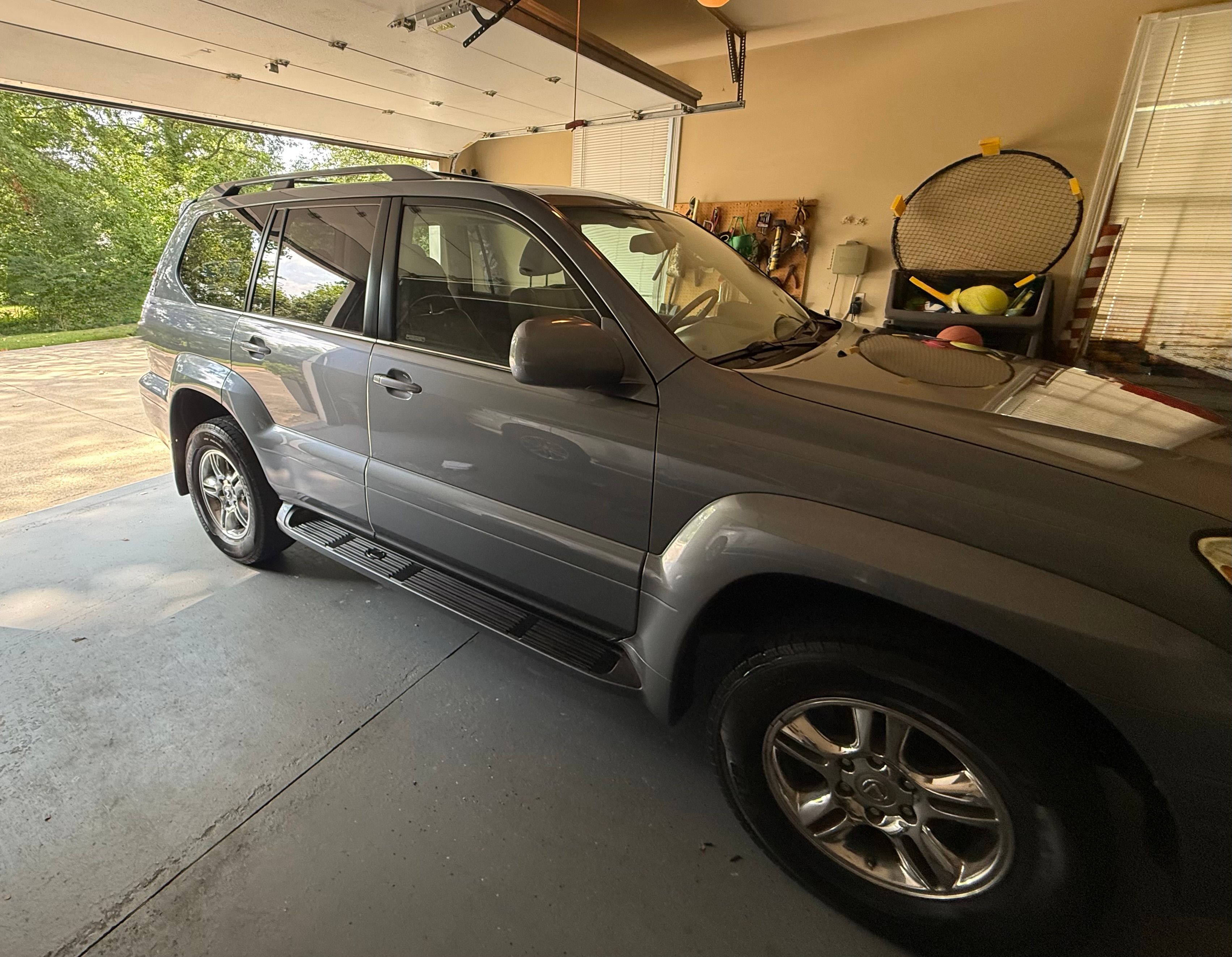 Used 2004 Lexus GX 470 AWD/4WD image 2