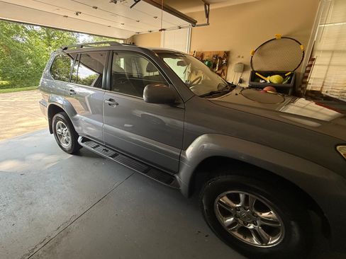 Used 2004 Lexus GX 470 AWD/4WD image 2