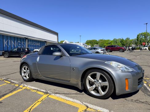 Used 2006 Nissan 350Z Touring RWD image 1
