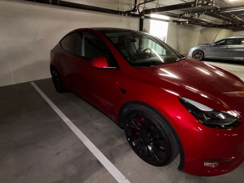 Used 2022 Tesla Model Y Performance AWD/4WD image 8