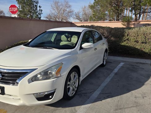 Used 2013 Nissan Altima 3.5 S image 14