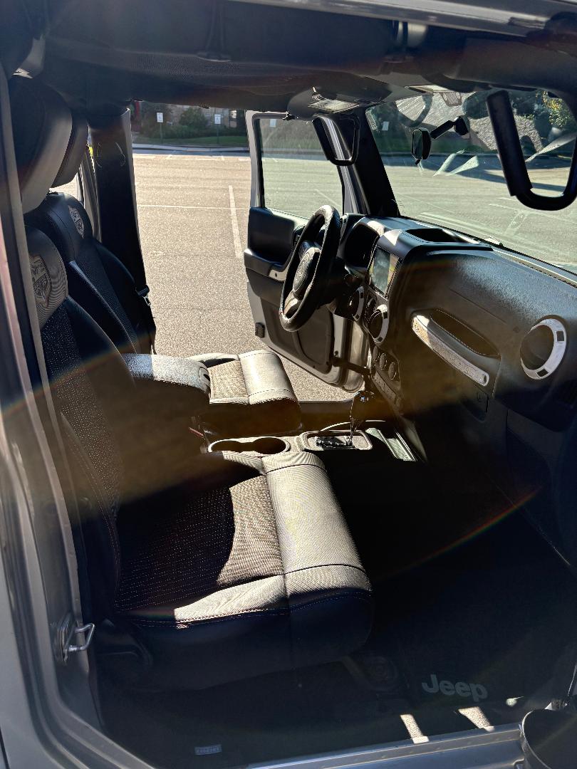 Used 2012 Jeep Wrangler Unlimited Sahara AWD/4WD image 20