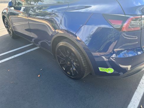 Used 2023 Tesla Model Y Long Range AWD/4WD image 5