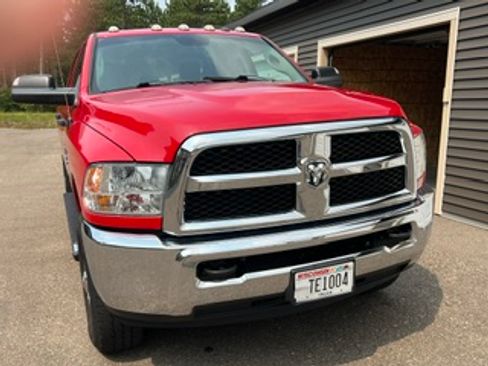 Used 2018 RAM 2500 Tradesman w/ Chrome Appearance Group AWD/4WD image 2