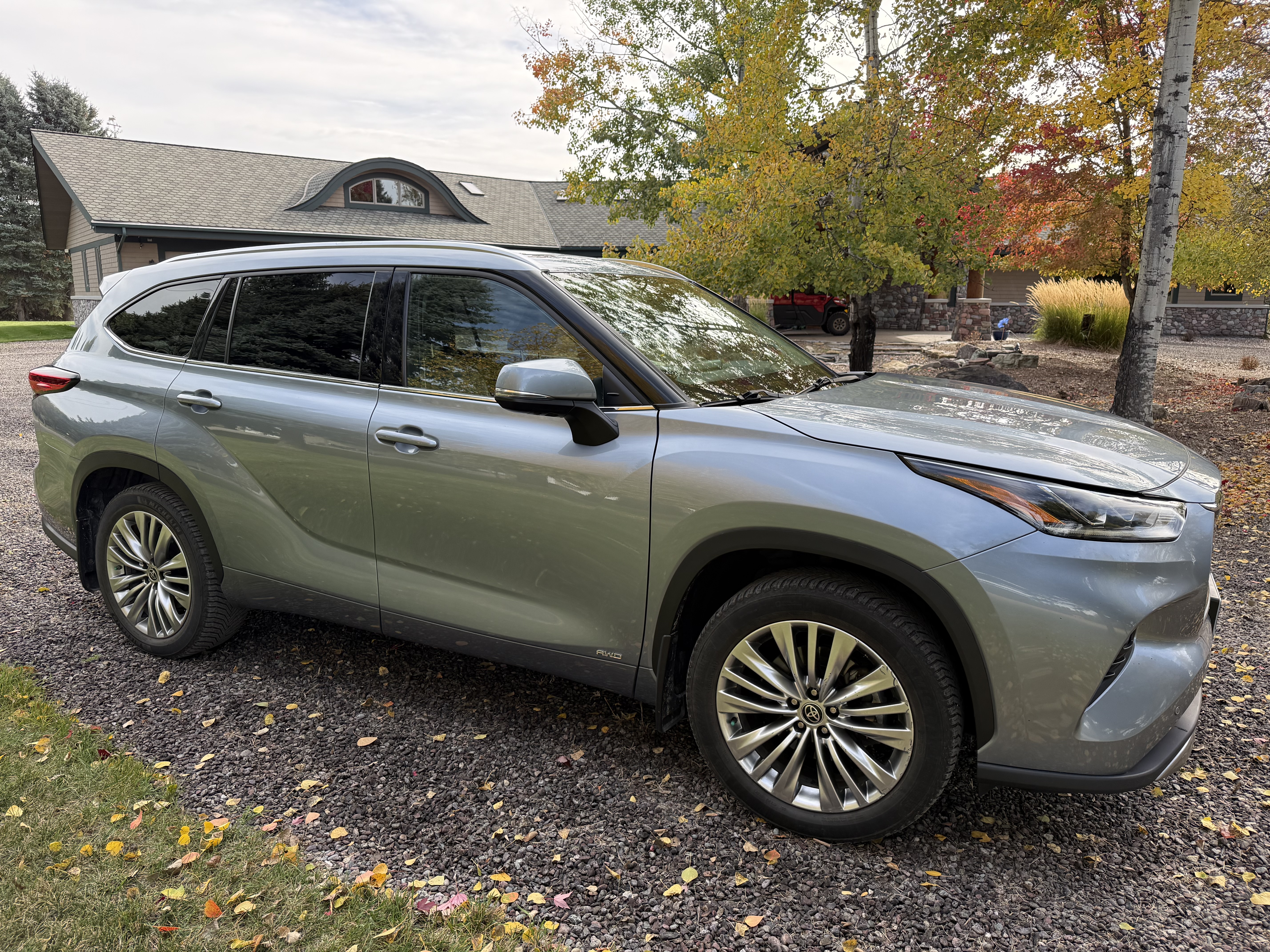 Used 2022 Toyota Highlander Platinum AWD/4WD image 5